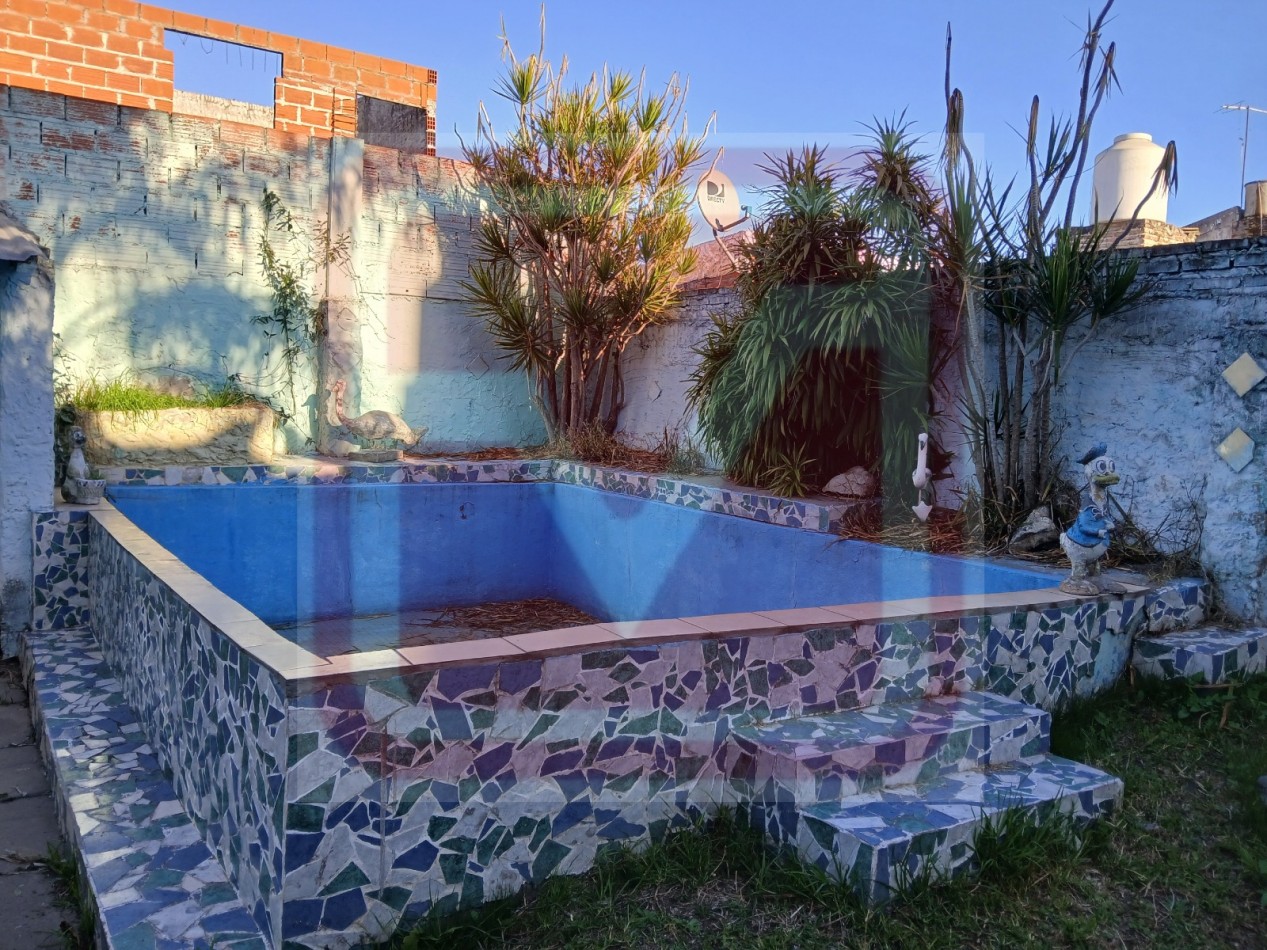 Vivienda multifamiliar en dos plantas. Caupolican 5542. Isidro Casanova. 