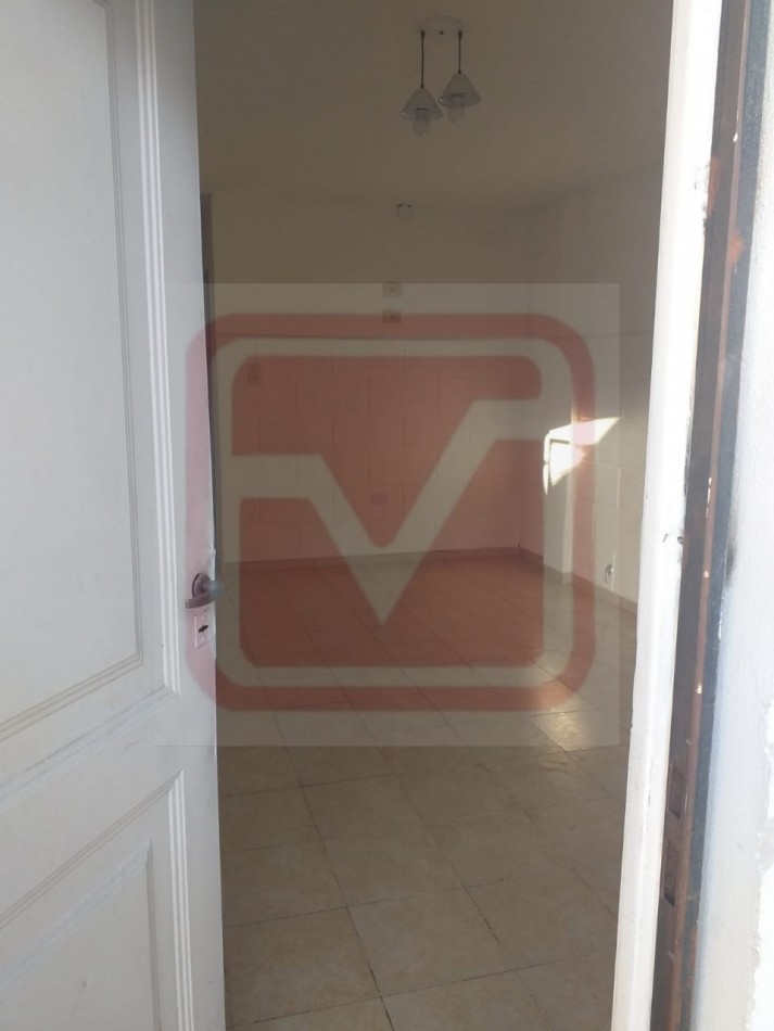 Departamento dos ambientes. Centenera 2082. San Justo.