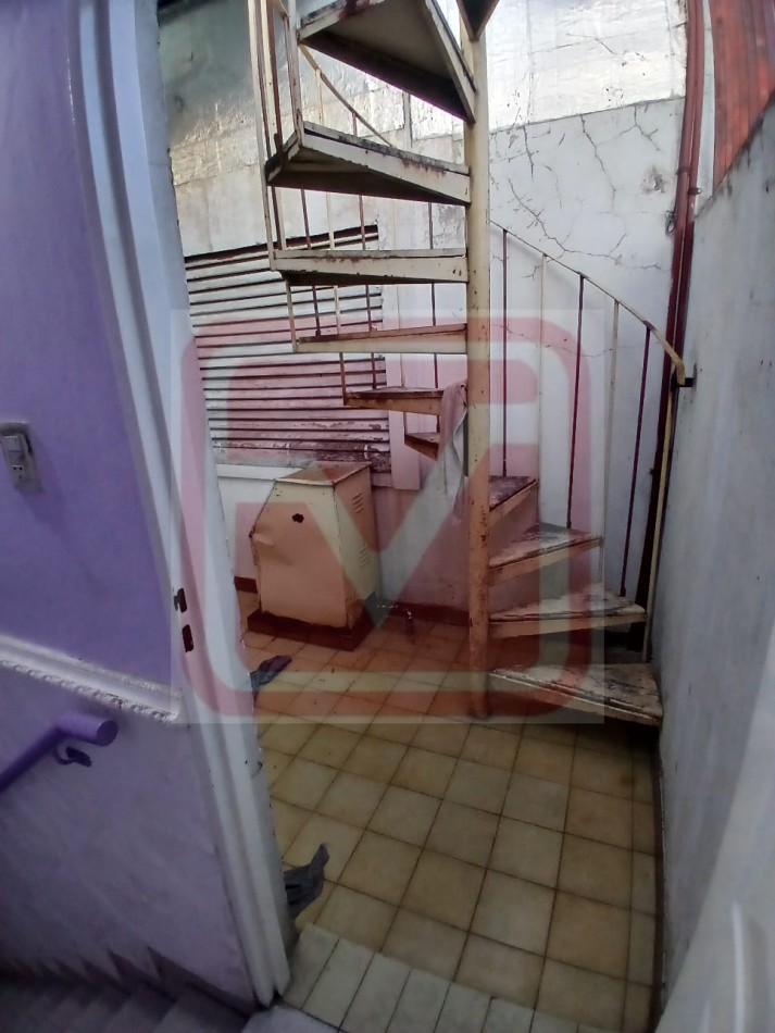 Depto de cuatro ambientes. Roma 2793. Isidro Casanova.