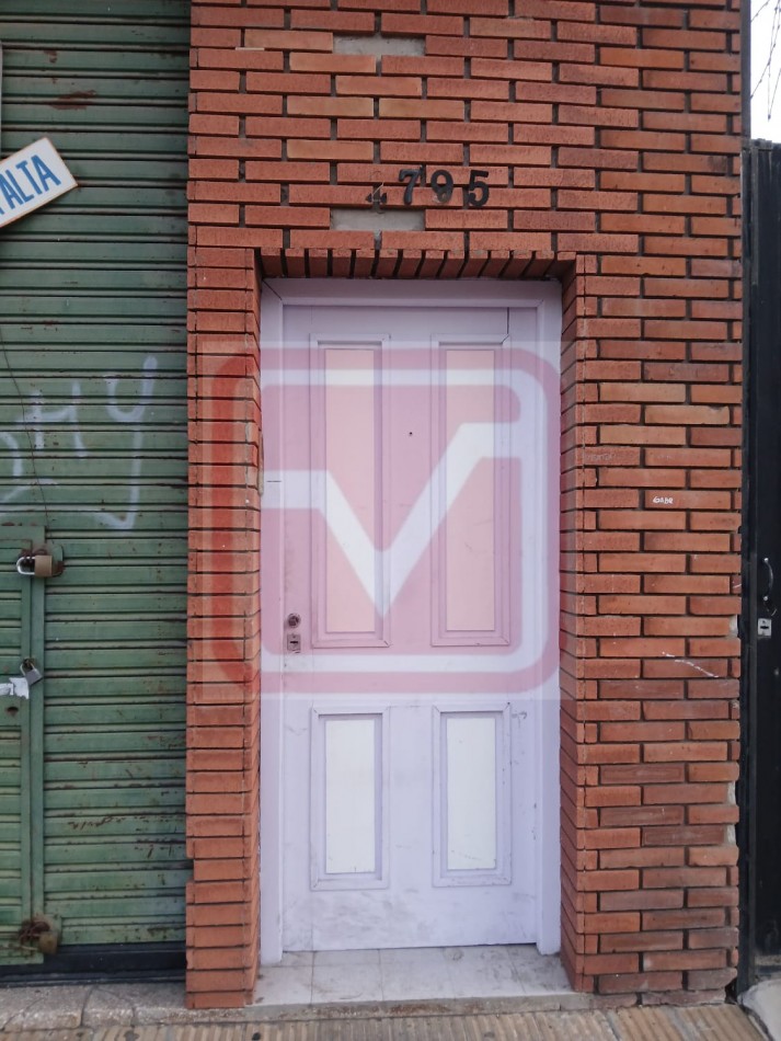 Depto de cuatro ambientes. Roma 2793. Isidro Casanova.