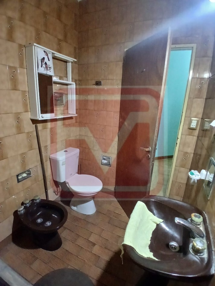 Depto de cuatro ambientes. Roma 2793. Isidro Casanova.