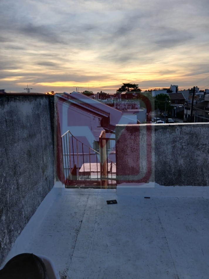 Depto de cuatro ambientes. Roma 2793. Isidro Casanova.