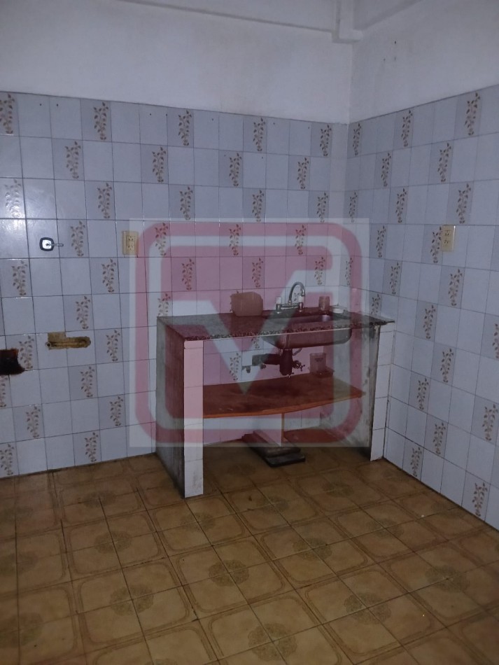 Depto de cuatro ambientes. Roma 2793. Isidro Casanova.