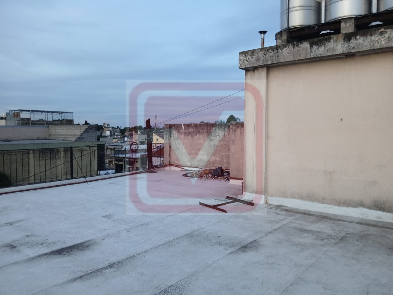 Depto de cuatro ambientes. Roma 2793. Isidro Casanova.