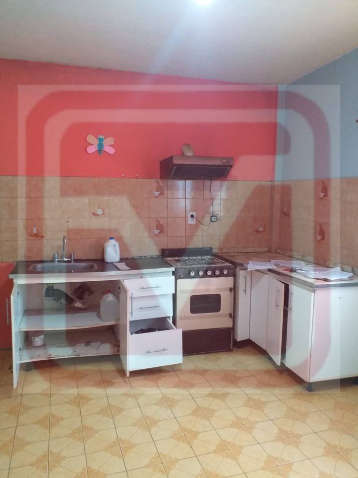 Casa. Dumont 279. Isidro Casanova.