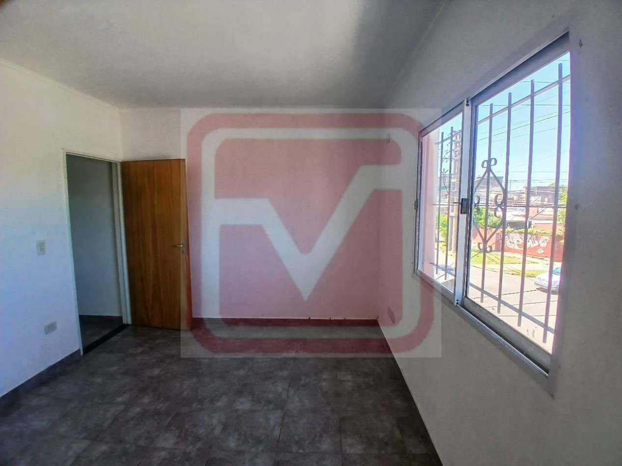  Depto dos ambientes. Rucci 2197. Isidro Casanova.