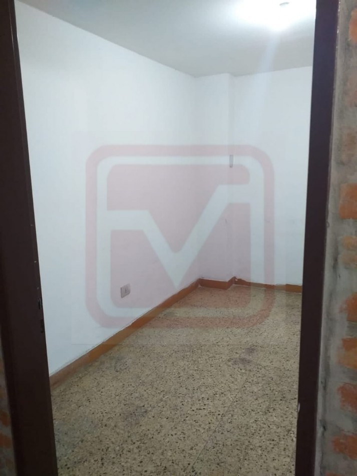 Local. Oficia, consultorios. Madrid 3211. Isidro Casanova. 