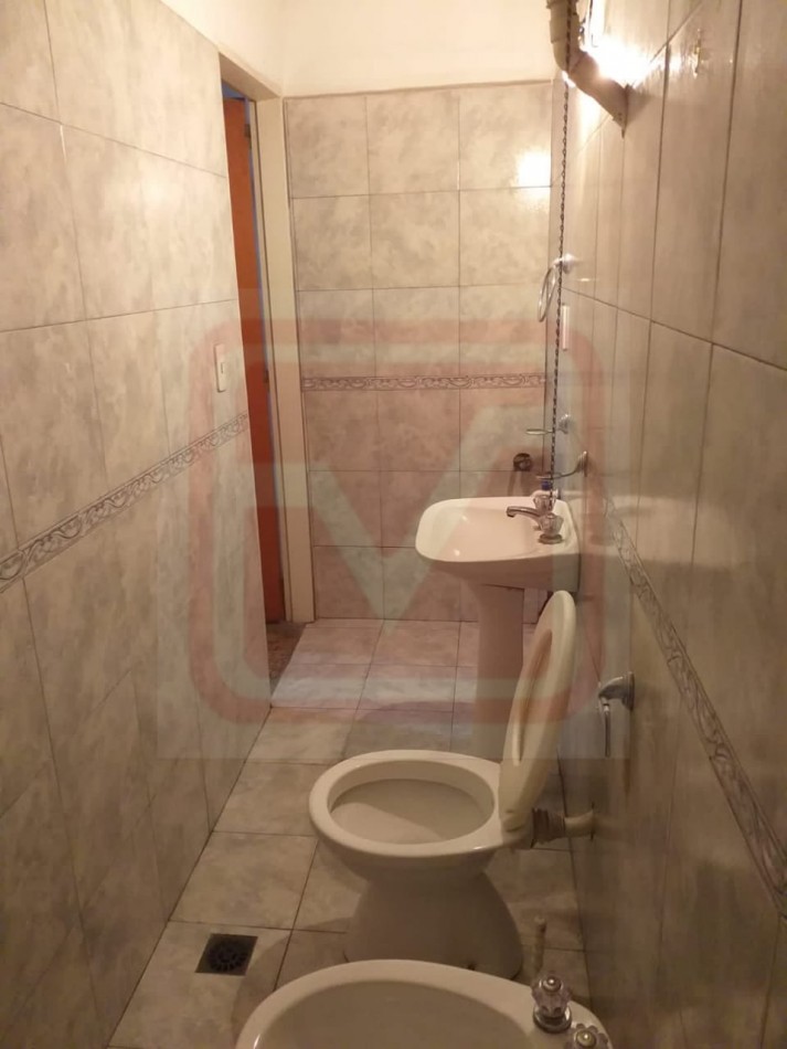 Local. Oficia, consultorios. Madrid 3211. Isidro Casanova. 