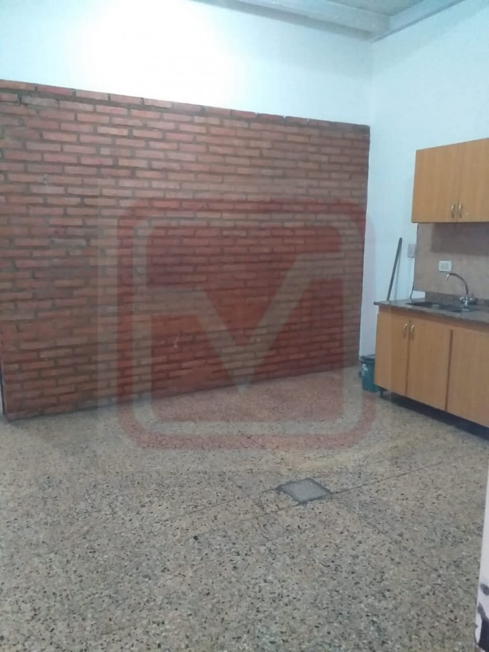 Local. Oficia, consultorios. Madrid 3211. Isidro Casanova. 