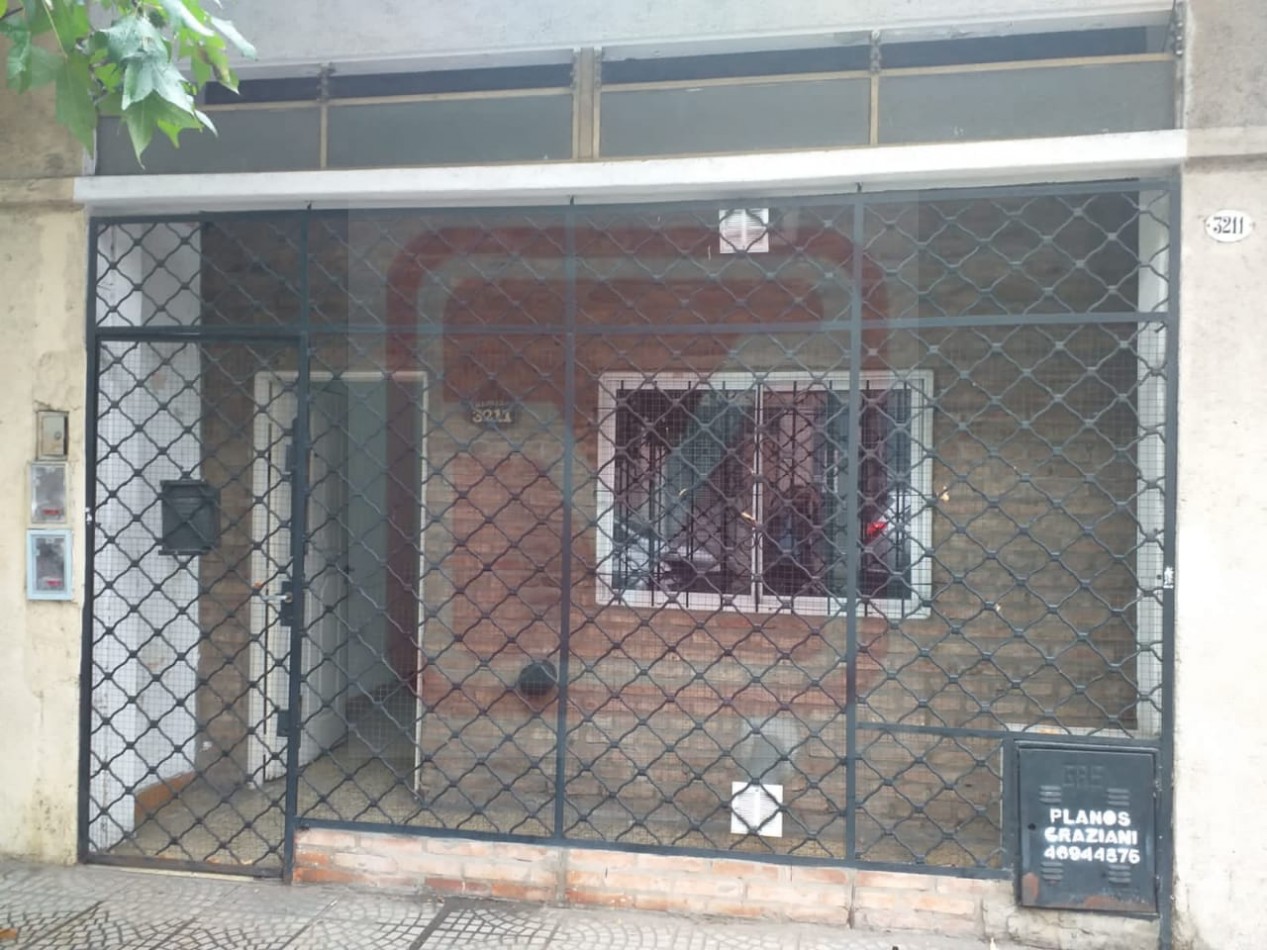 Local. Oficia, consultorios. Madrid 3211. Isidro Casanova. 