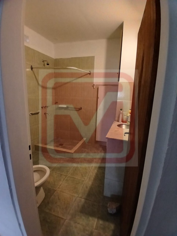 P. H. de tres ambientes. Silvio Olivieri 288. Isidro Casanova.