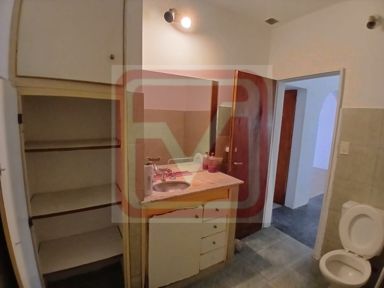 P. H. de tres ambientes. Silvio Olivieri 288. Isidro Casanova.