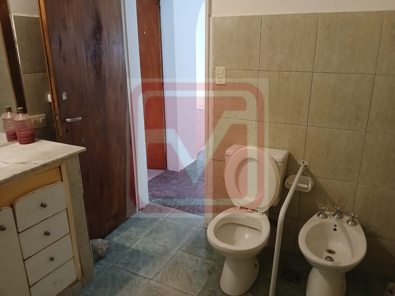 P. H. de tres ambientes. Silvio Olivieri 288. Isidro Casanova.