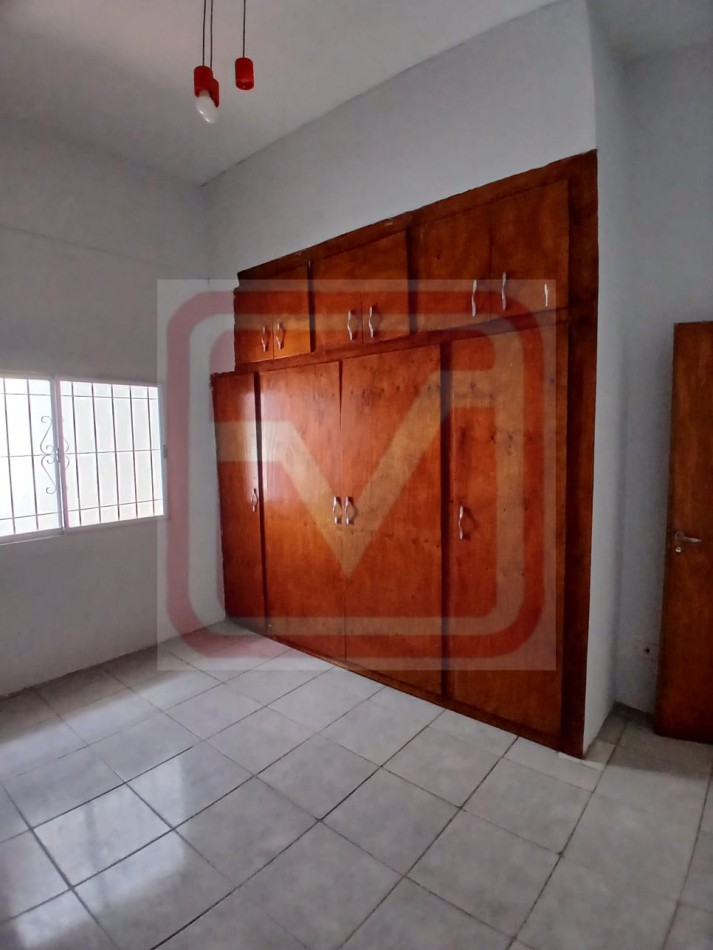 P. H. de tres ambientes. Silvio Olivieri 288. Isidro Casanova.