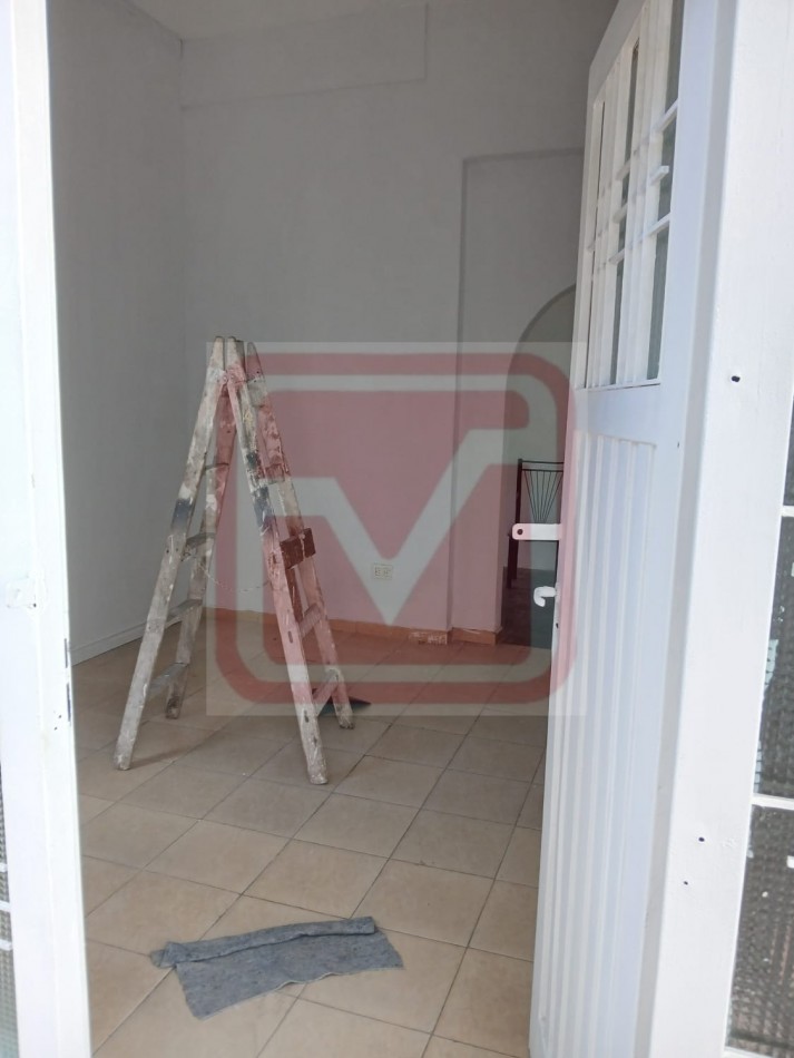 P. H. de tres ambientes. Silvio Olivieri 288. Isidro Casanova.