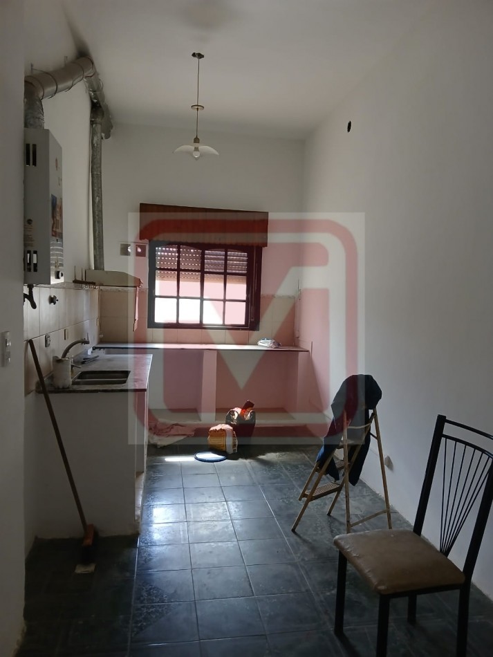 P. H. de tres ambientes. Silvio Olivieri 288. Isidro Casanova.