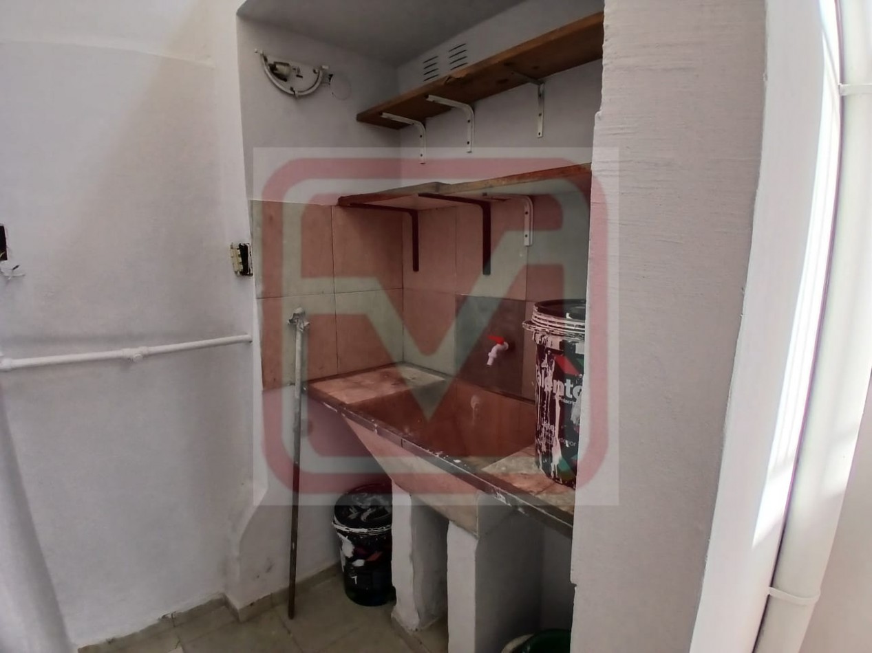 P. H. de tres ambientes. Silvio Olivieri 288. Isidro Casanova.