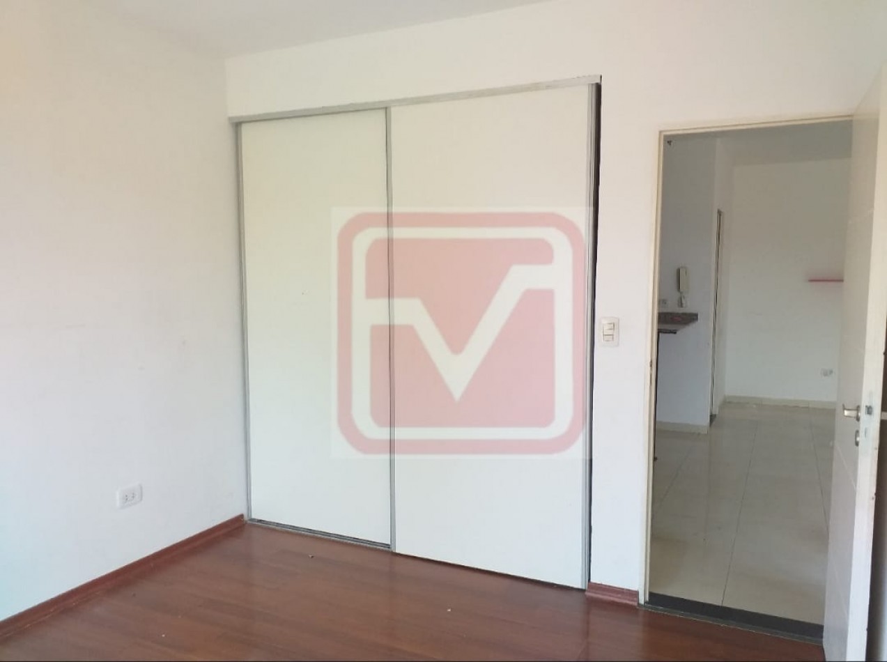 Departamento dos ambientes. Marcon 256, Villa Luzuriaga.