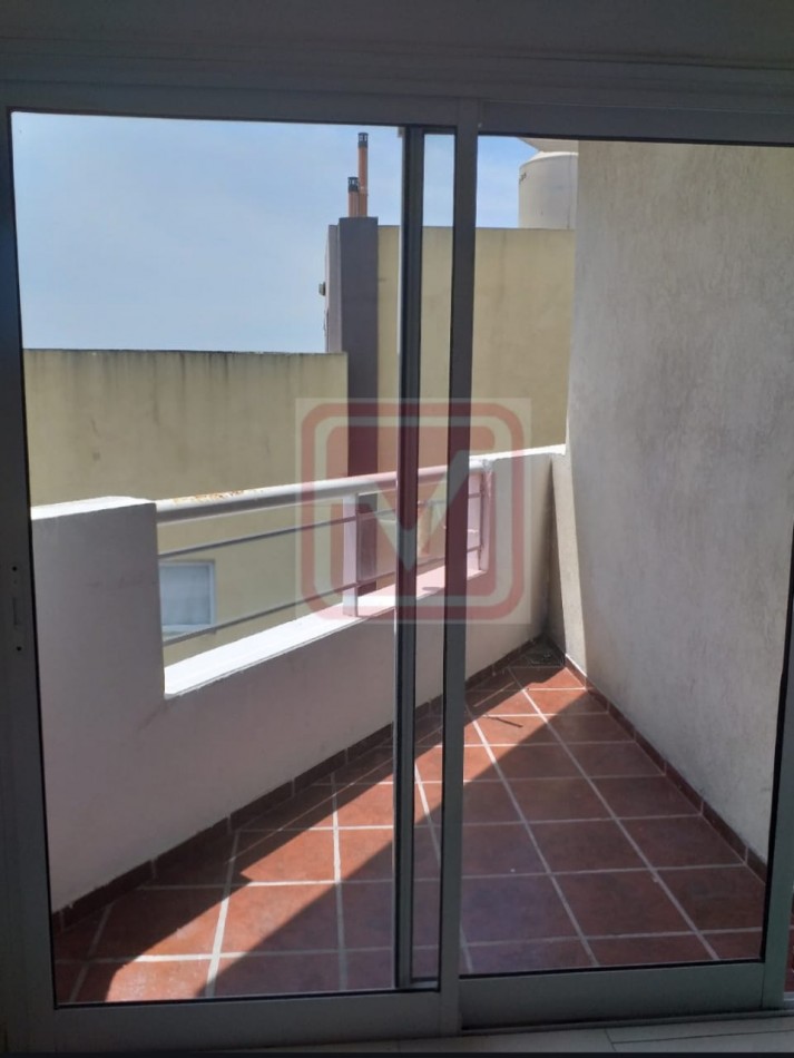 Departamento dos ambientes. Marcon 256, Villa Luzuriaga.