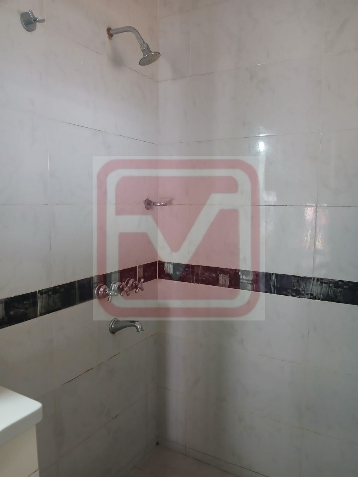 Departamentod de tres ambientes. Malvinas 3287. Isidro Casanova. 