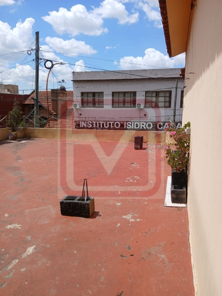 Departamentod de tres ambientes. Malvinas 3287. Isidro Casanova. 