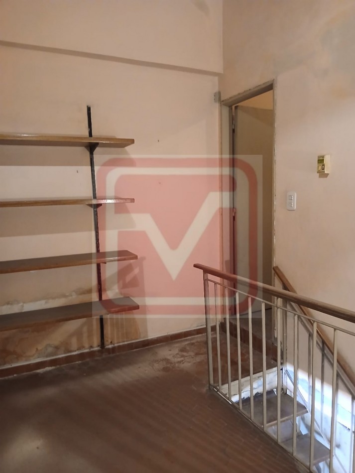 Local. Islas Malvinas 3164. Isidro Casanova.