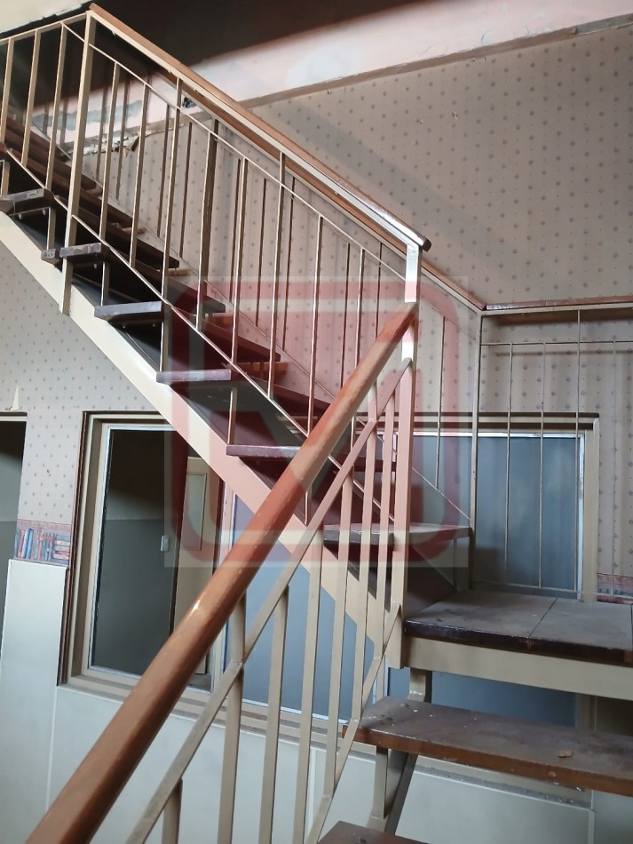 Local. Islas Malvinas 3164. Isidro Casanova.