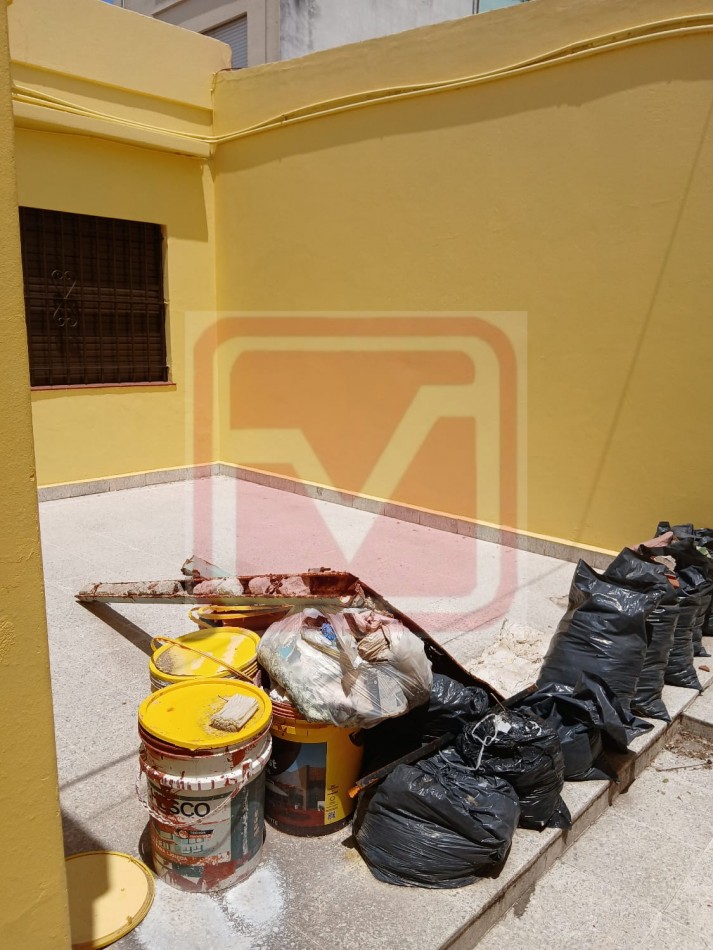 Departamento de tres ambientes al fondo. Malvinas 3166. Isidro Casanova.