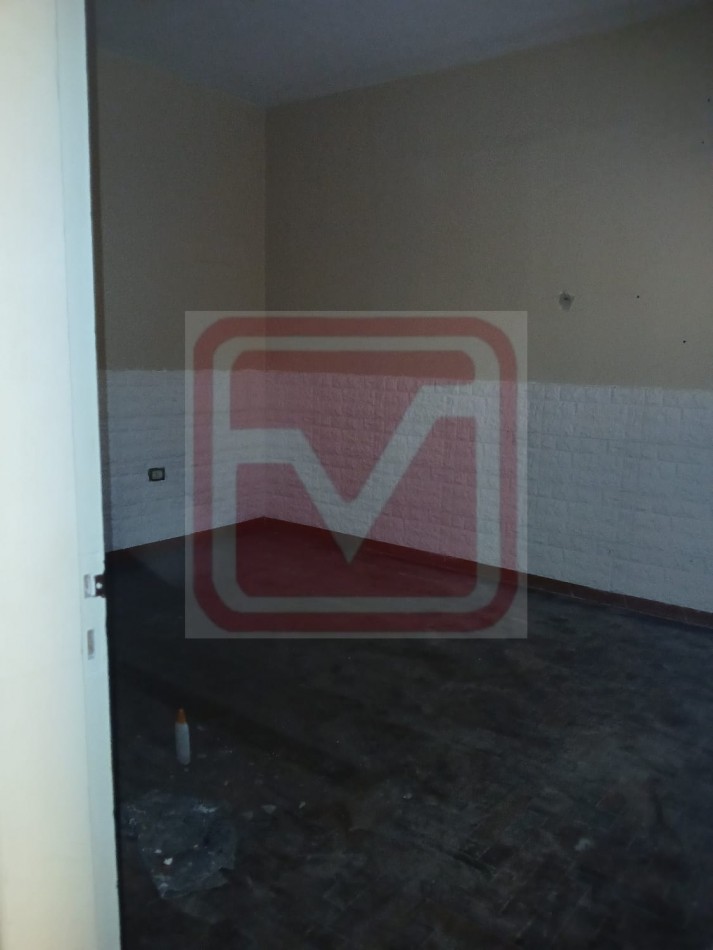 Departamento de tres ambientes al fondo. Malvinas 3166. Isidro Casanova.