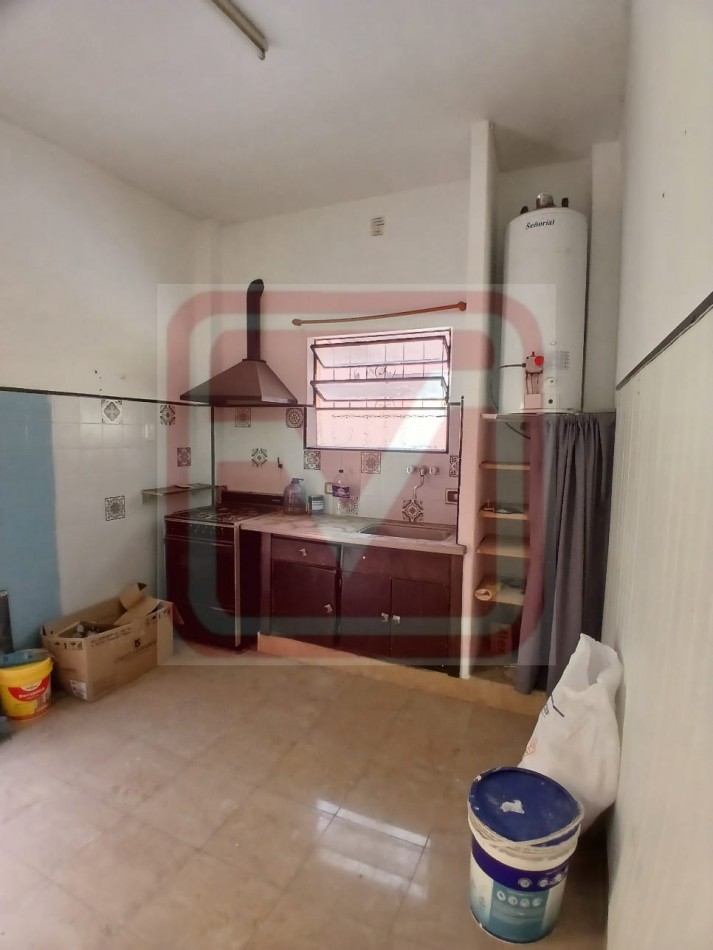 Departamento de tres ambientes al fondo. Malvinas 3166. Isidro Casanova.