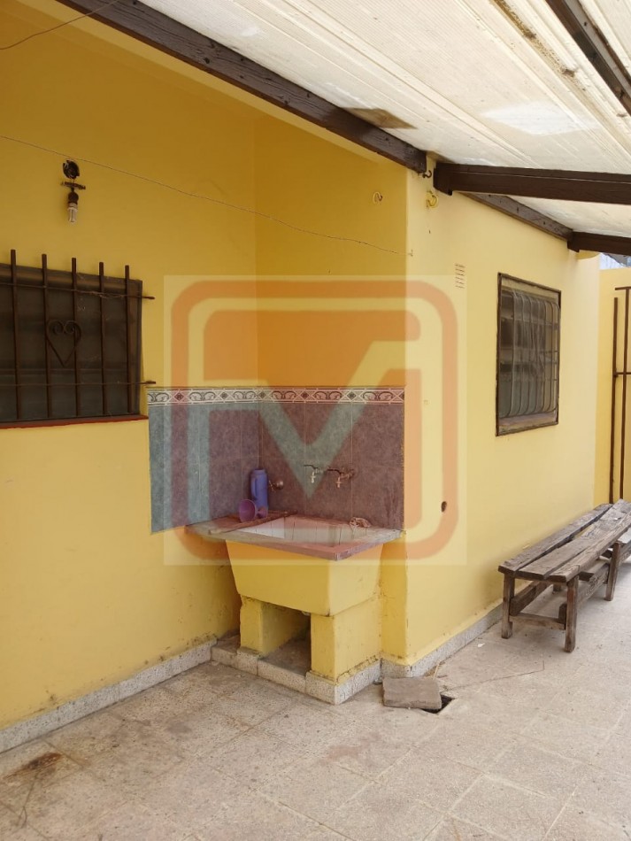 Departamento de tres ambientes al fondo. Malvinas 3166. Isidro Casanova.