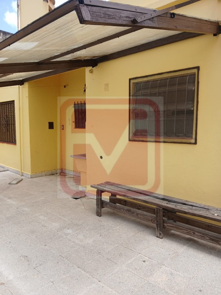 Departamento de tres ambientes al fondo. Malvinas 3166. Isidro Casanova.