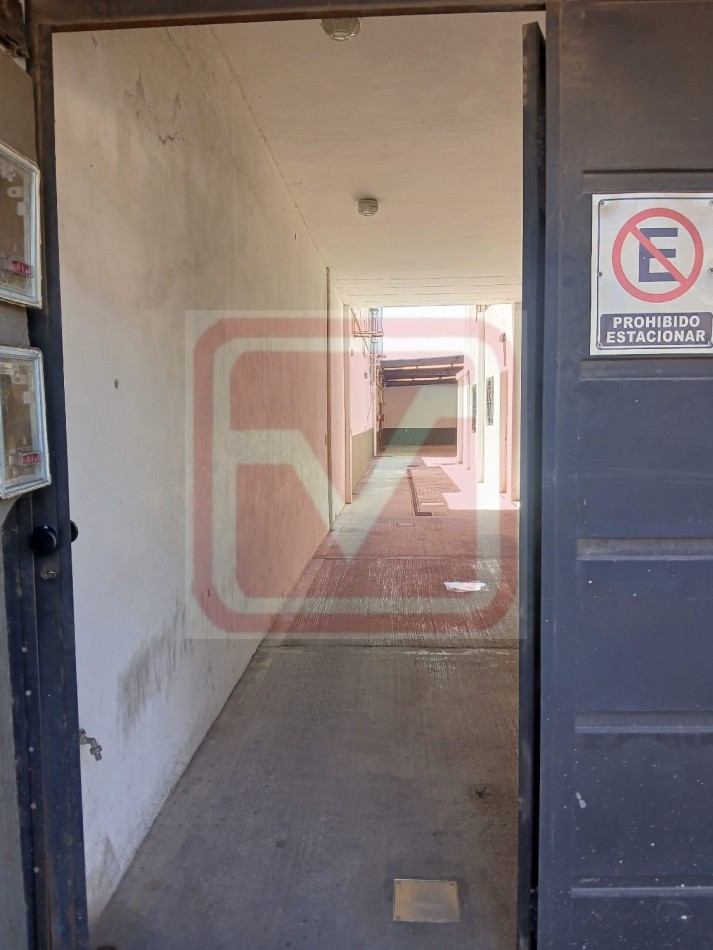 Depto dos ambientes. Roma 3226. Isidro Casanova. 