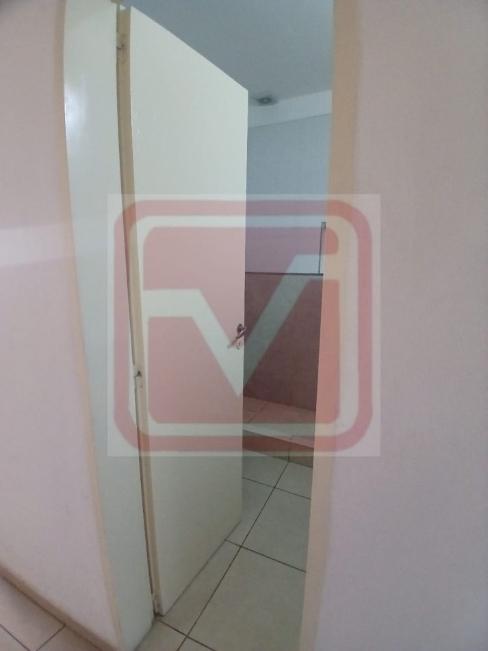 Depto dos ambientes. Roma 3226. Isidro Casanova. 