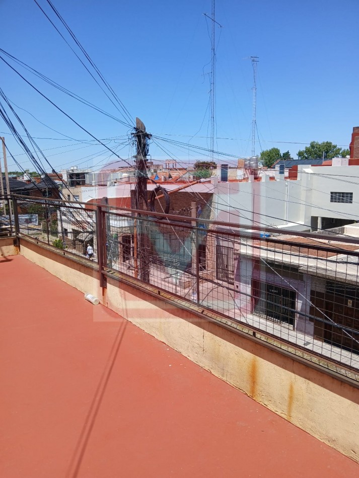 Depto dos ambientes. Roma 3226. Isidro Casanova. 