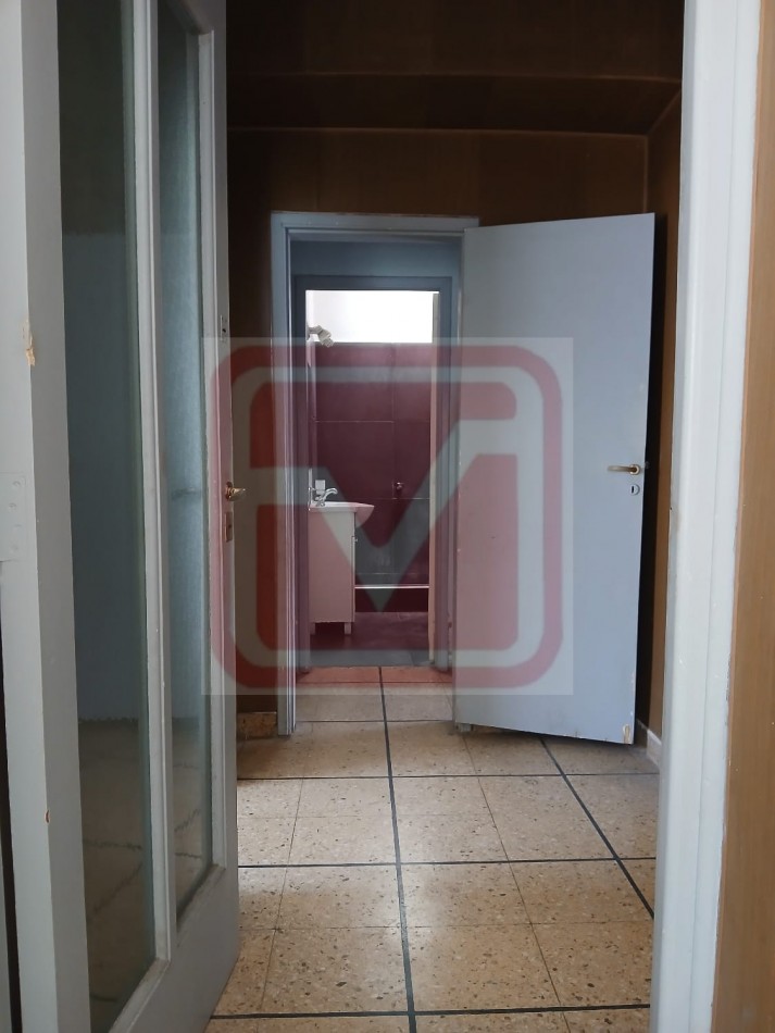 Depto tres ambientes. Islas Malvinas 3020. Isidro Casanova.