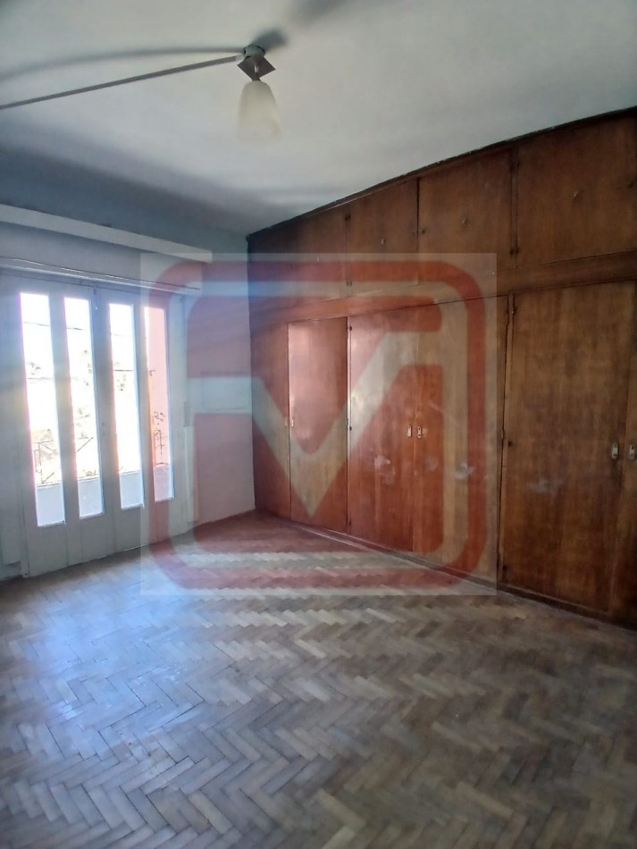 Depto tres ambientes. Islas Malvinas 3020. Isidro Casanova.