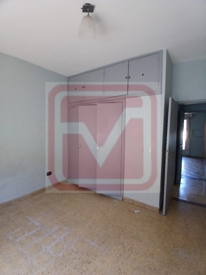 Depto tres ambientes. Islas Malvinas 3020. Isidro Casanova.