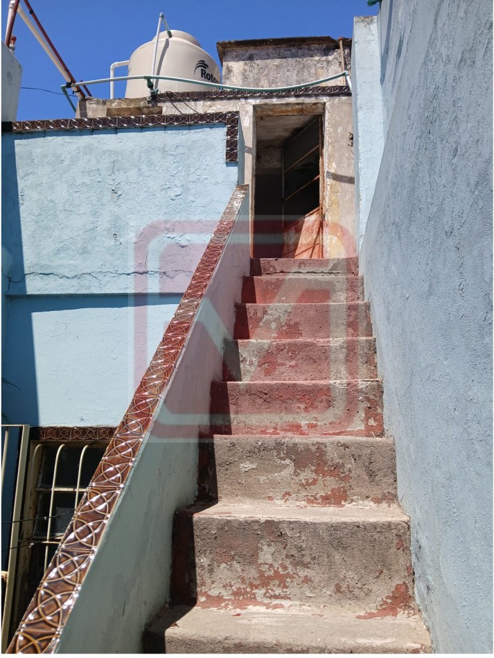 Depto tres ambientes. Islas Malvinas 3020. Isidro Casanova.