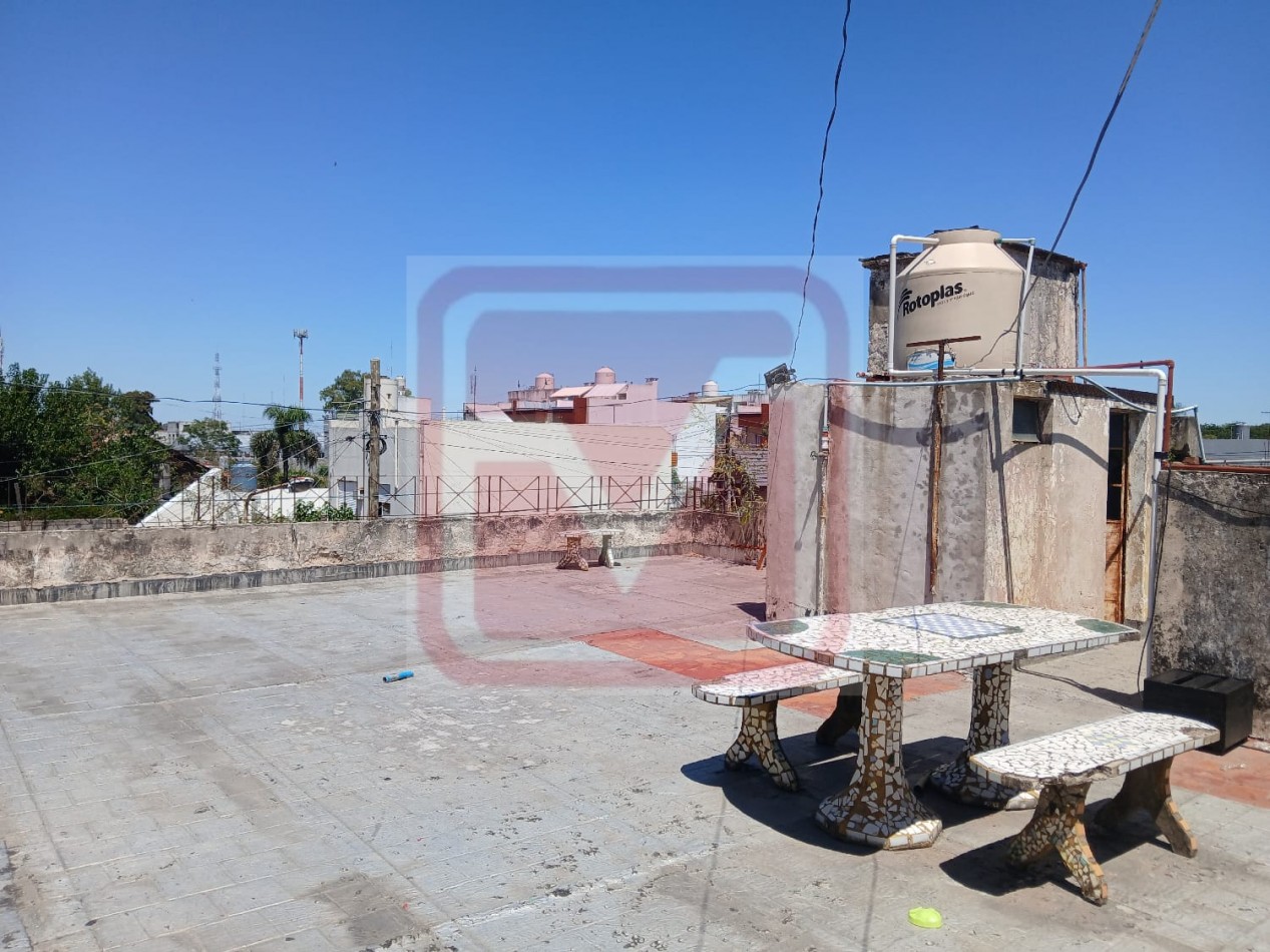 Depto tres ambientes. Islas Malvinas 3020. Isidro Casanova.