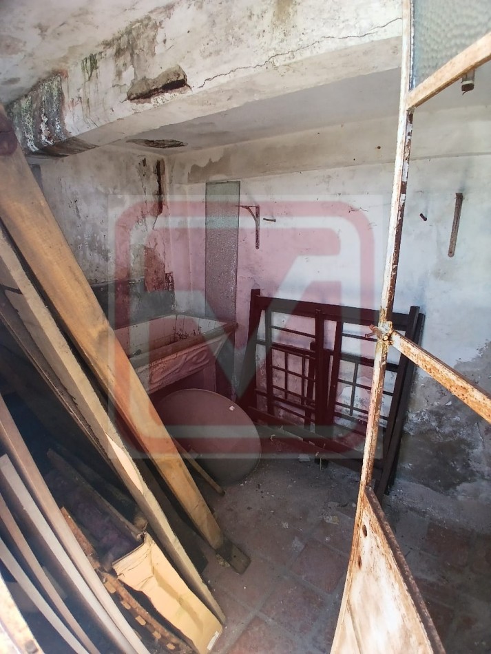 Depto tres ambientes. Islas Malvinas 3020. Isidro Casanova.