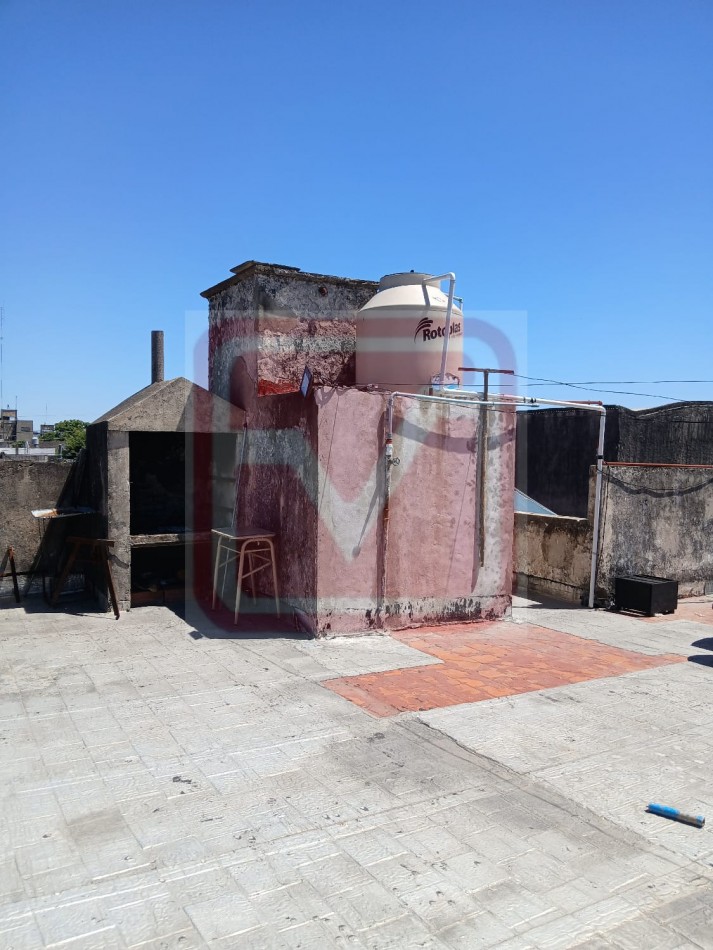 Depto tres ambientes. Islas Malvinas 3020. Isidro Casanova.