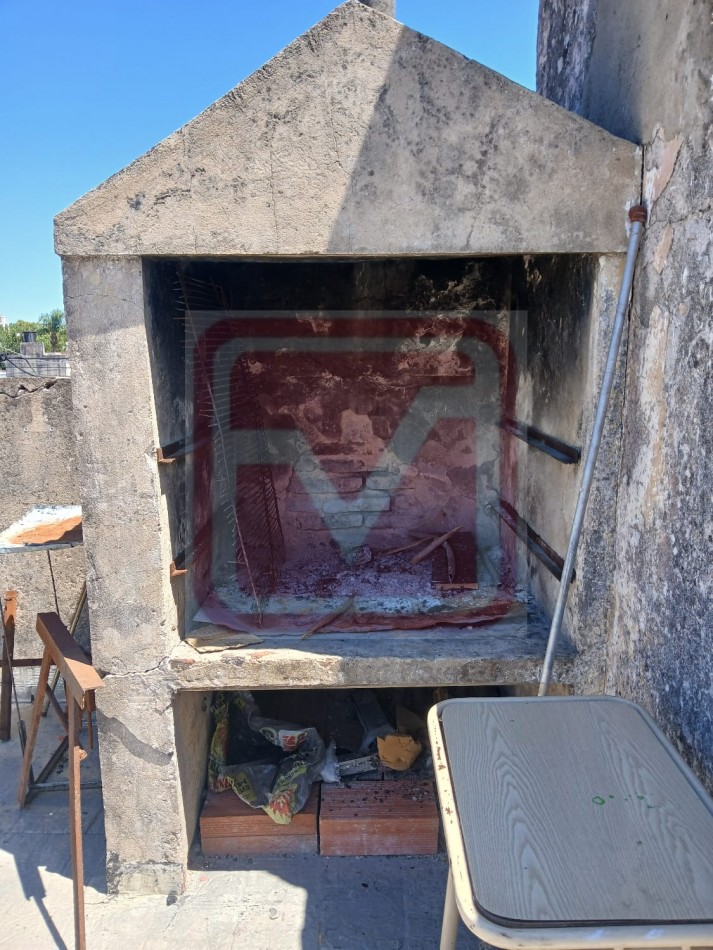 Depto tres ambientes. Islas Malvinas 3020. Isidro Casanova.