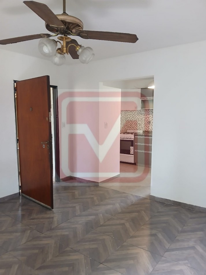 Depto cuatro ambientes. Barrio Luz y Fuerza. Isidro Casanova.   