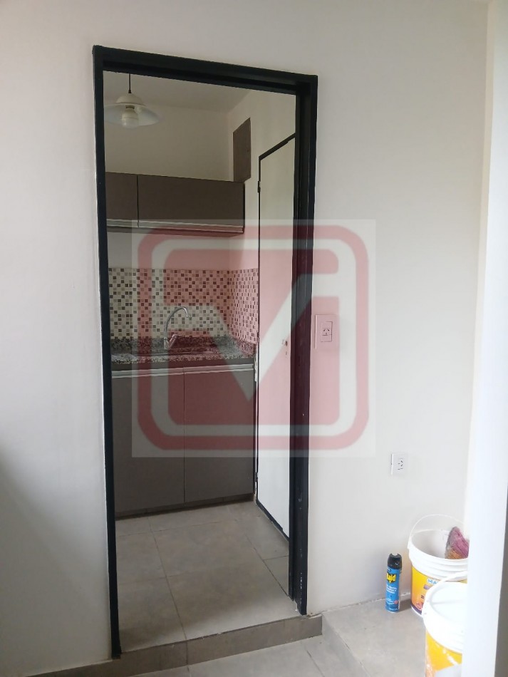 Depto cuatro ambientes. Barrio Luz y Fuerza. Isidro Casanova.   