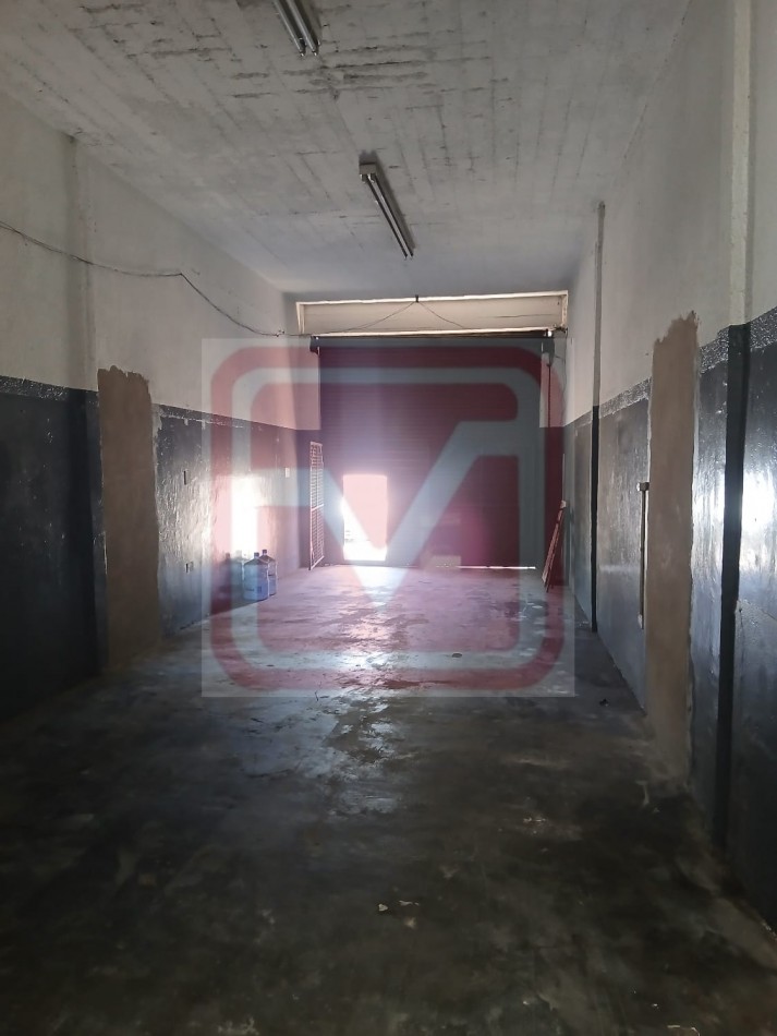 Local. Brig. Gral. J. M de Rosas 6394. Isidro Casanova.