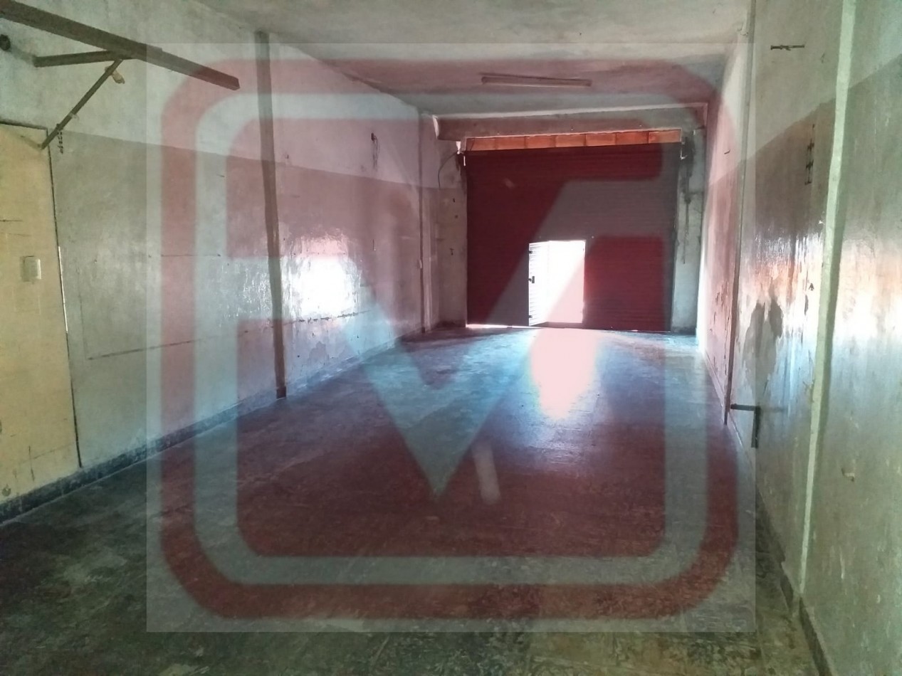 Local. Lascano 6272. Isidro Casanova.