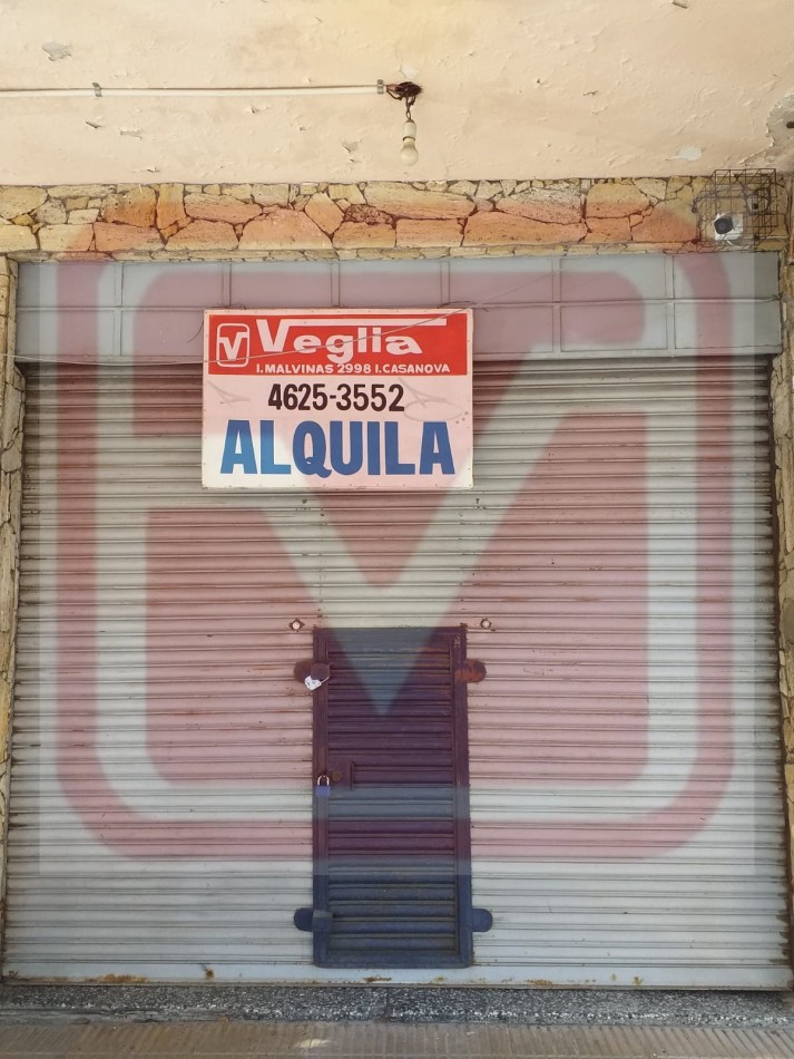 Local. Lascano 6272. Isidro Casanova.