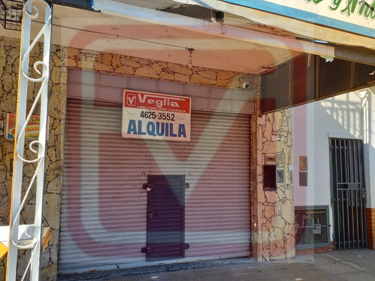 Local. Lascano 6272. Isidro Casanova.