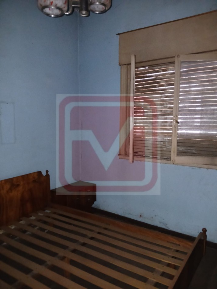 Vivienda y local. Av. Don Bosco 2553/ 55. Moron.